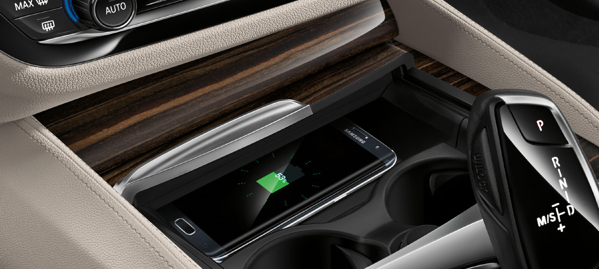 BMW 5 серия, беспроводная зарядка. BMW 5 серия, беспроводная зарядка.